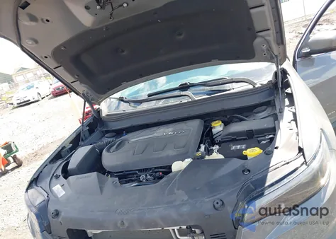 2019 Jeep Cherokee Limited 4X4 from USA, damaged, VIN 1C4PJMDX4KD451079